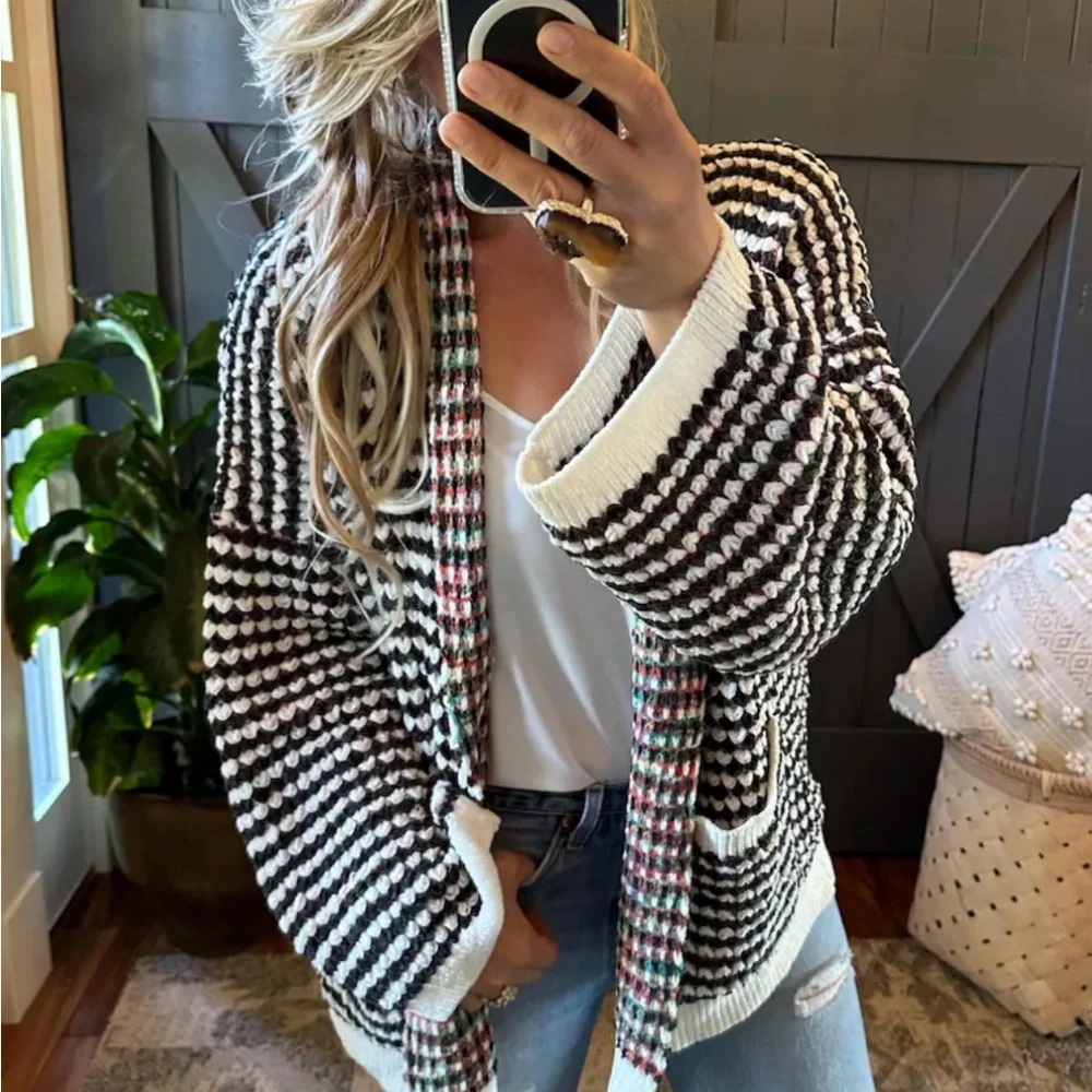Womens Oversized Cozy Crochet Stitch Black White Yarn Knit Cardigan Sweater Boho - Picture 1 of 10